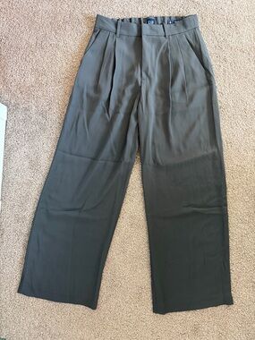 GAP Women’s Gray Wide-Leg Pleated Dress Pants